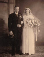 Trouwfoto van Oma en Opa van der Scheer.