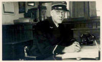 Stationschef  A  den Ouden W S M station s Gravenzande 1949